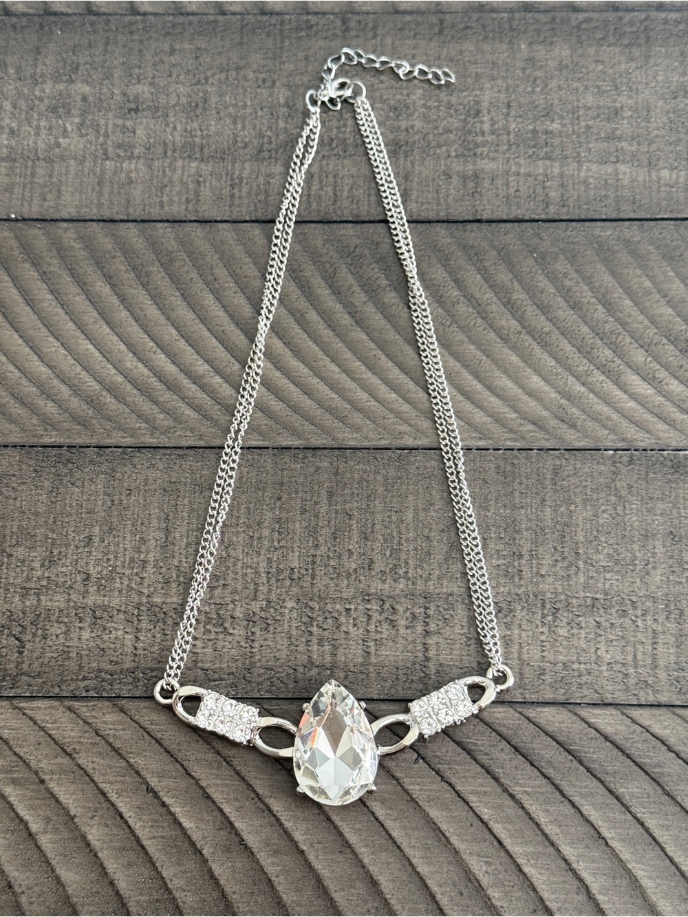 Paparazzi Necklace - Way To Make An Entrance - White | Costume Jewelry